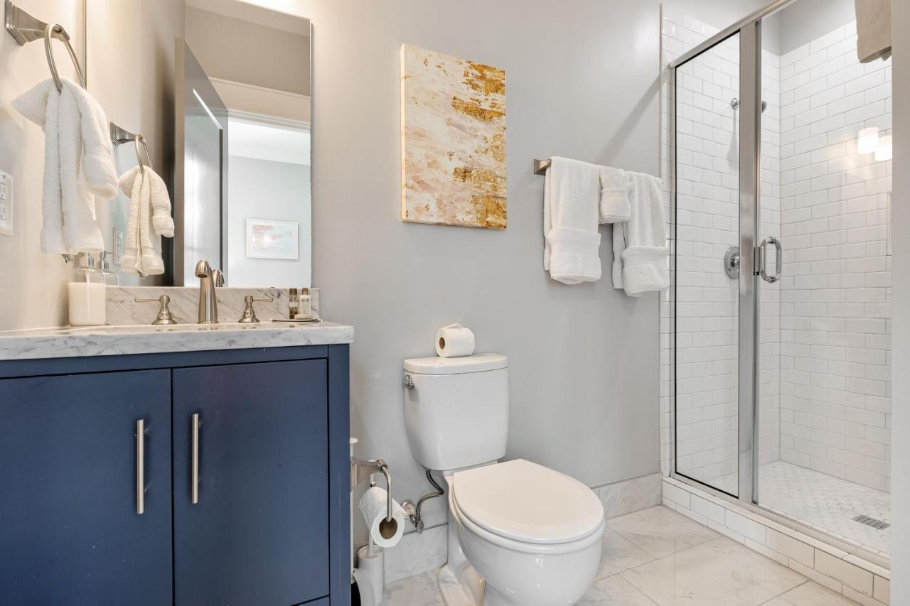 The Azalea Suite At 124 Spring Charleston Exterior photo